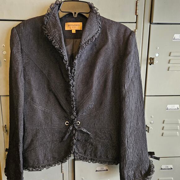 Bergamo ladies 2 piece black skirt suit - size 12 - Picture 2 of 8